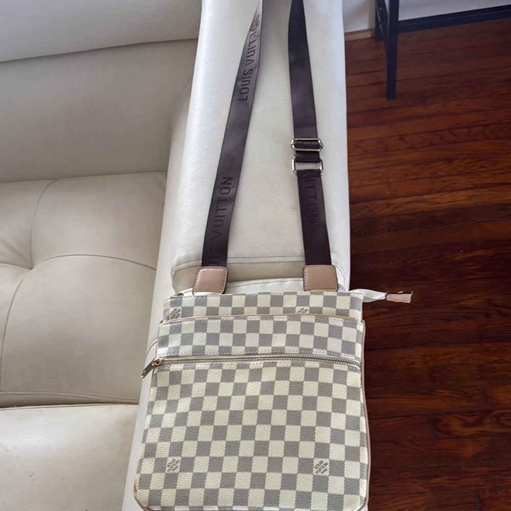 Louis Vuitton-Style Cream Check Messenger Bag with Brown Strap - Picture 1 of 2